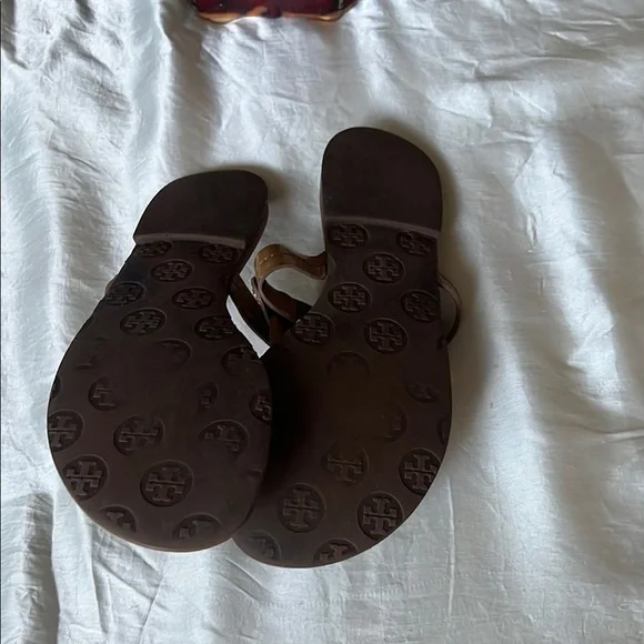 Tory Burch Miller Sandal Thong Patent Calf Leather Sandals Tan - Picture 8 of 11